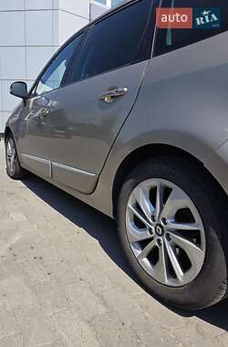 Минивэн Renault Megane Scenic 2015 в 