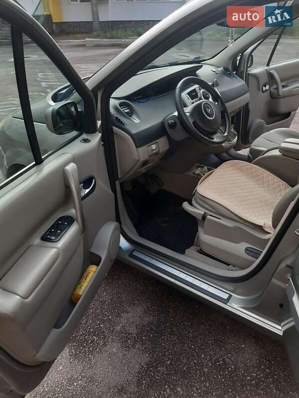 Минивэн Renault Megane Scenic 2007 в Костополе