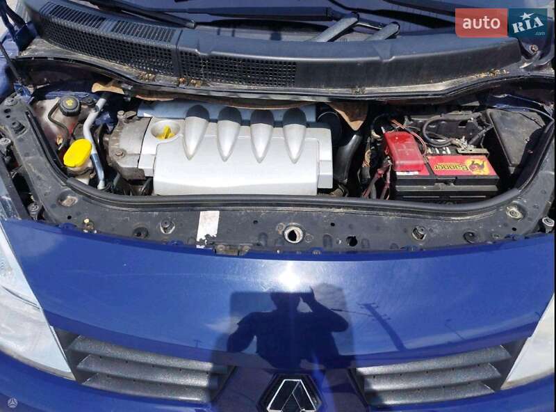 Минивэн Renault Megane Scenic 2005 в Межгорье