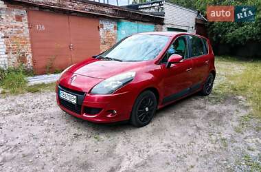 Минивэн Renault Megane Scenic 2010 в 