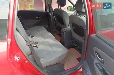 Минивэн Renault Megane Scenic 2010 в 