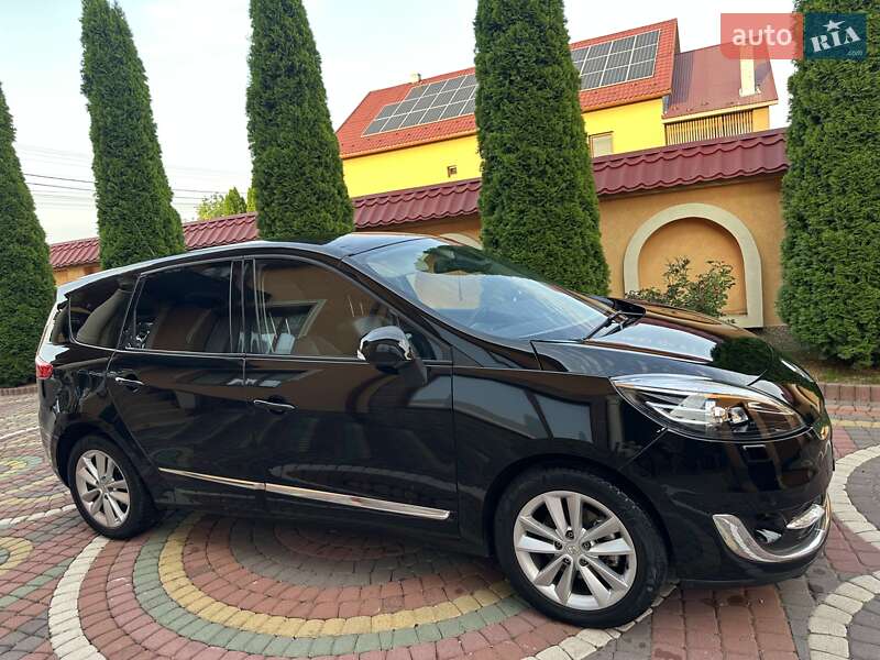 Renault Megane Scenic 2012
