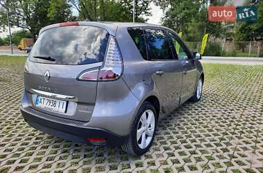 Минивэн Renault Megane Scenic 2012 в 