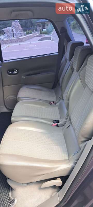 Минивэн Renault Megane Scenic 2004 в Малой Виске