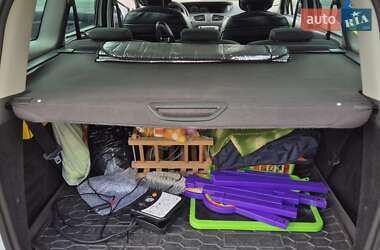 Минивэн Renault Megane Scenic 2015 в 