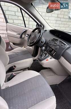 Минивэн Renault Megane Scenic 2004 в 