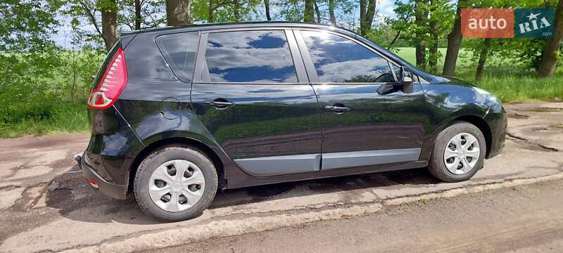 Минивэн Renault Megane Scenic 2011 в Александрие фото 8 Минивэн Renault Megane Scenic 2011 в Александрие