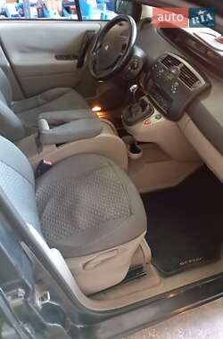 Мінівен Renault Megane Scenic 2006 в  фото 10 Мінівен Renault Megane Scenic 2006 в