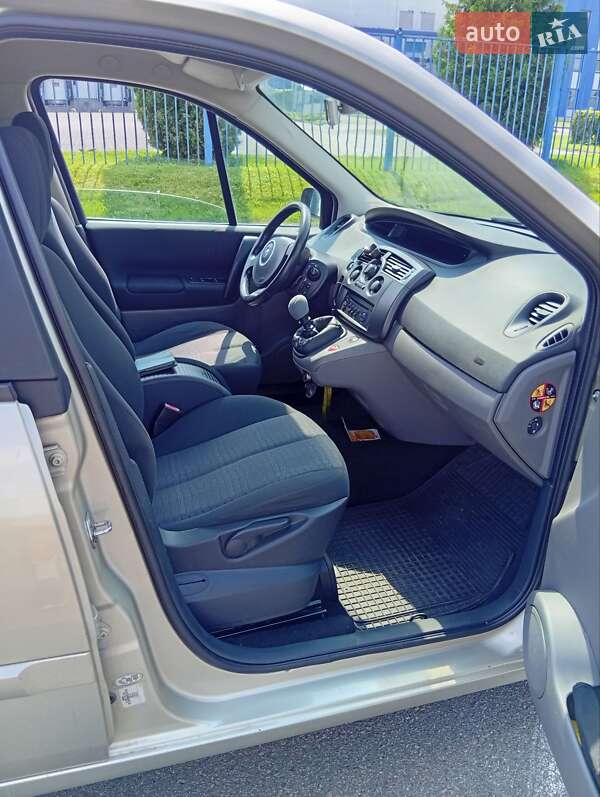Минивэн Renault Megane Scenic 2008 в Яготине