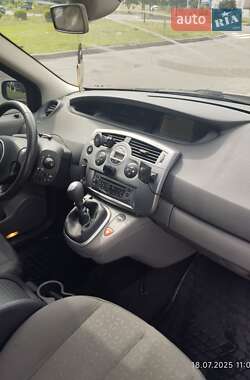 Минивэн Renault Megane Scenic 2009 в 