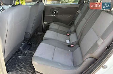 Минивэн Renault Megane Scenic 2014 в 