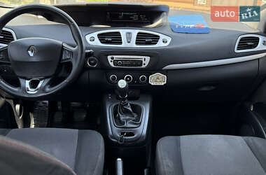 Минивэн Renault Megane Scenic 2014 в 