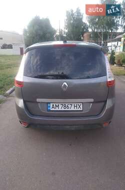 Минивэн Renault Megane Scenic 2014 в 