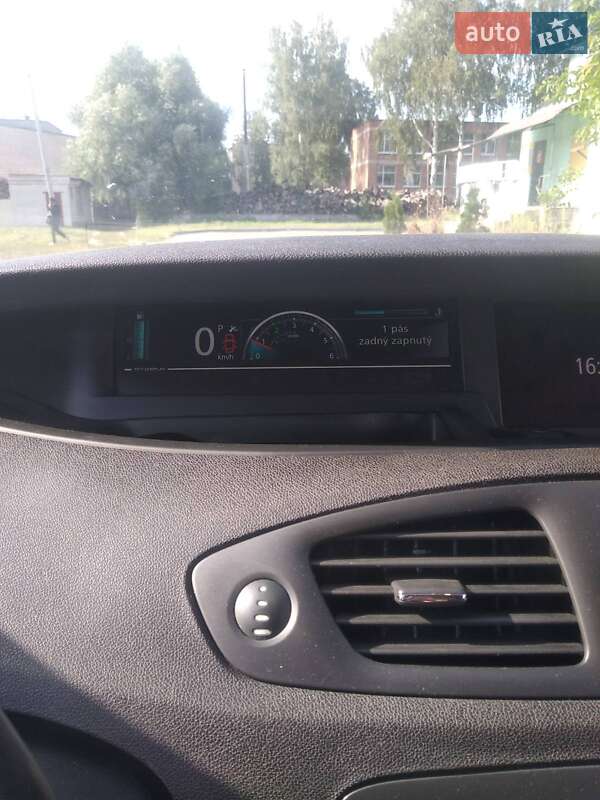 Минивэн Renault Megane Scenic 2014 в Ямполе фото 10 Минивэн Renault Megane Scenic 2014 в Ямполе