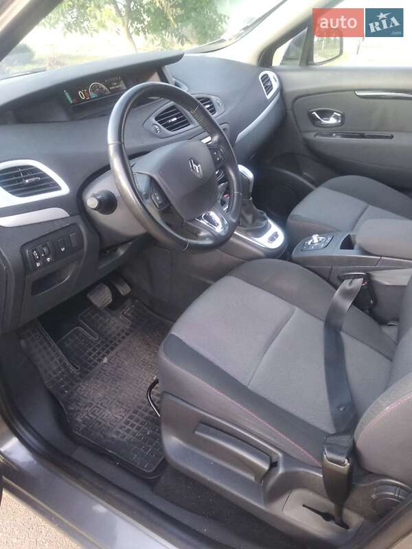 Минивэн Renault Megane Scenic 2014 в Ямполе фото 12 Минивэн Renault Megane Scenic 2014 в Ямполе