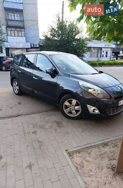 Минивэн Renault Megane Scenic 2009 в Ахтырке