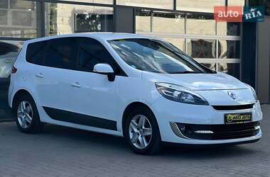Минивэн Renault Megane Scenic 2012 в 
