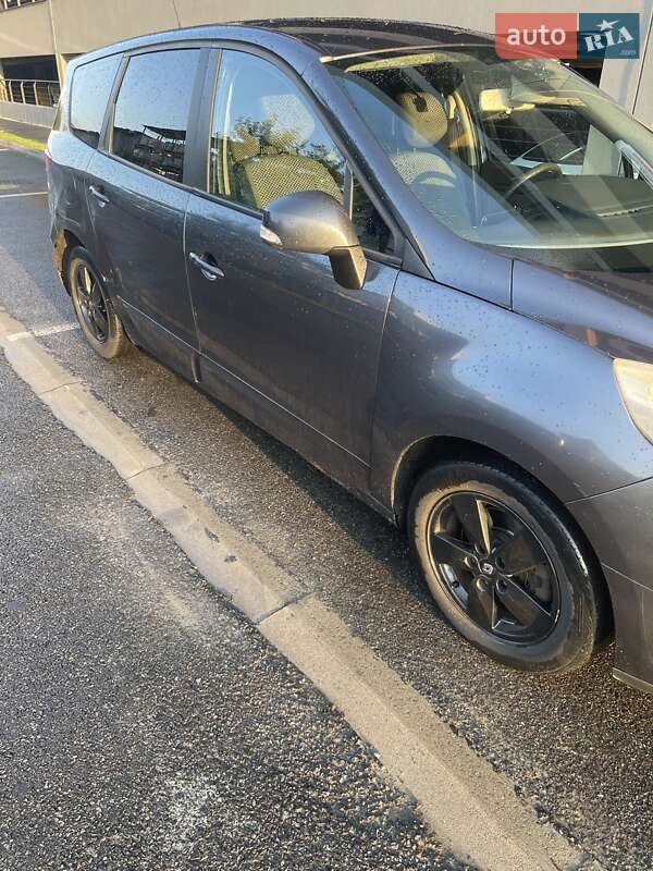 Мінівен Renault Megane Scenic 2011 в Львові