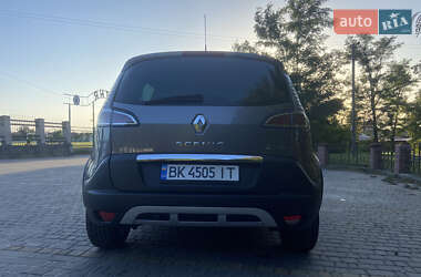 Минивэн Renault Megane Scenic 2013 в 