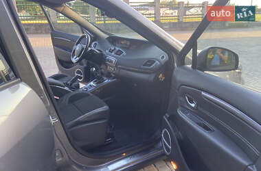 Минивэн Renault Megane Scenic 2013 в 