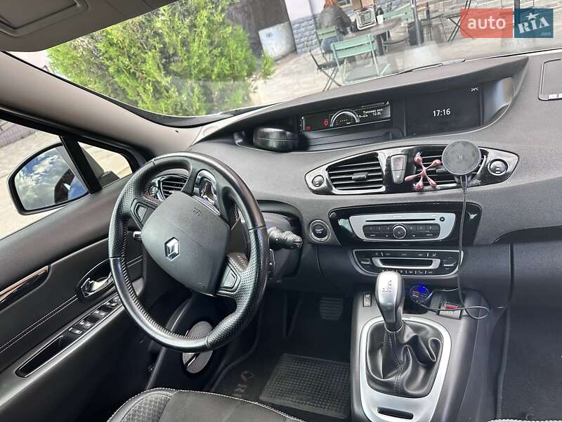 Минивэн Renault Megane Scenic 2015 в Коростене