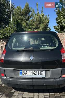 Минивэн Renault Megane Scenic 2004 в 
