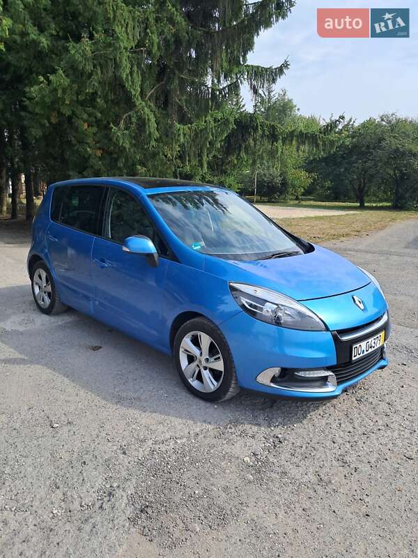 Renault Megane Scenic 2012
