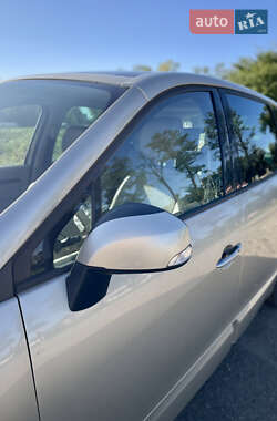 Минивэн Renault Megane Scenic 2010 в 