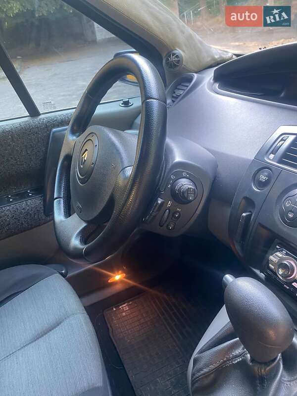 Минивэн Renault Megane Scenic 2004 в Днепре