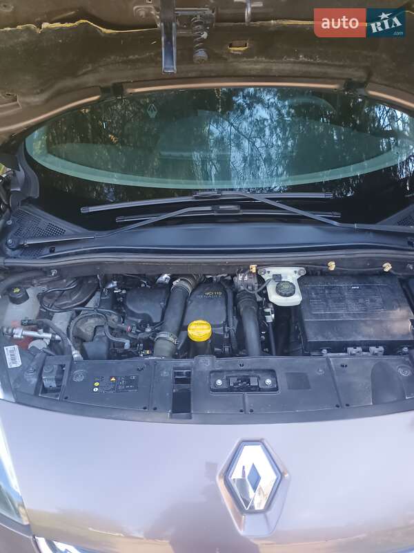 Мінівен Renault Megane Scenic 2013 в Лохвиці