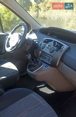 Универсал Renault Megane Scenic 2005 в 