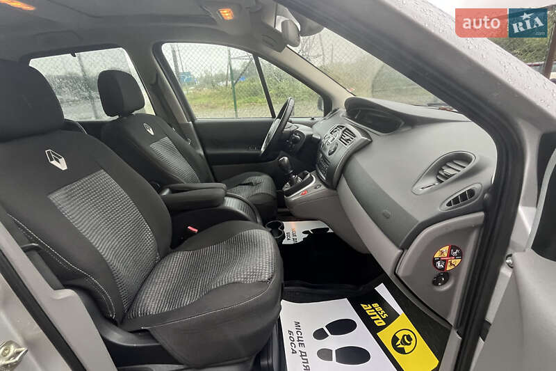 Минивэн Renault Megane Scenic 2005 в Стрые