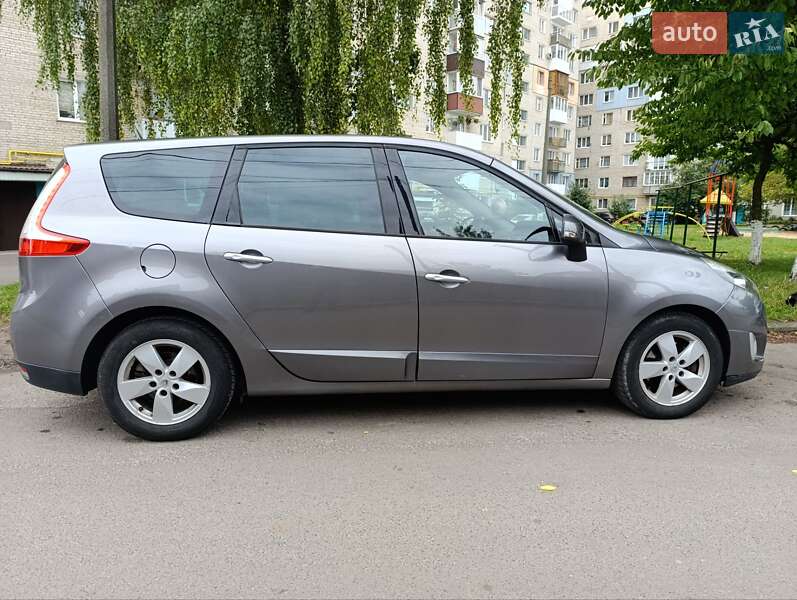 Минивэн Renault Megane Scenic 2009 в Владимире
