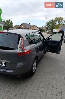 Мінівен Renault Megane Scenic 2009 в 