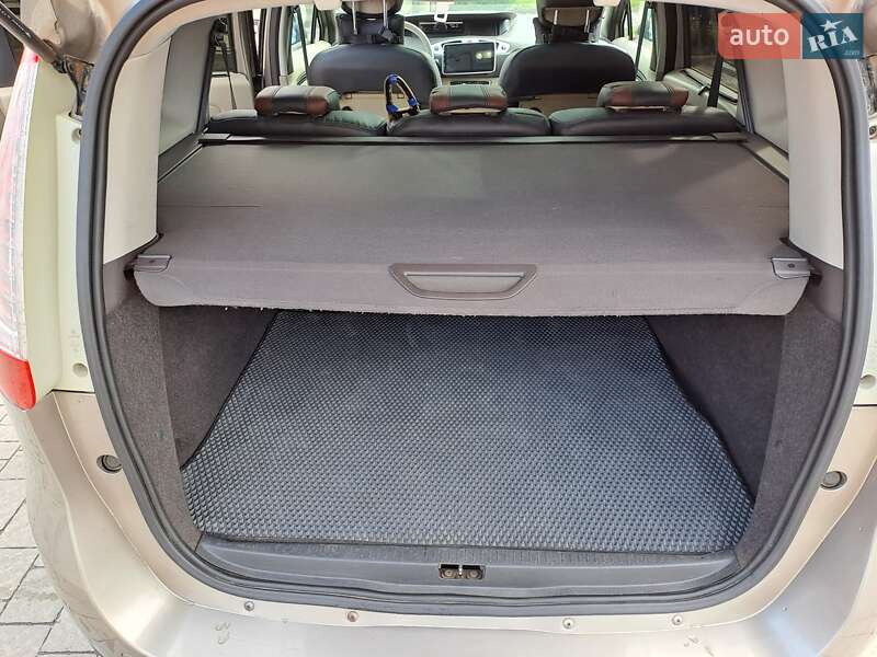 Минивэн Renault Megane Scenic 2010 в Ивано-Франковске