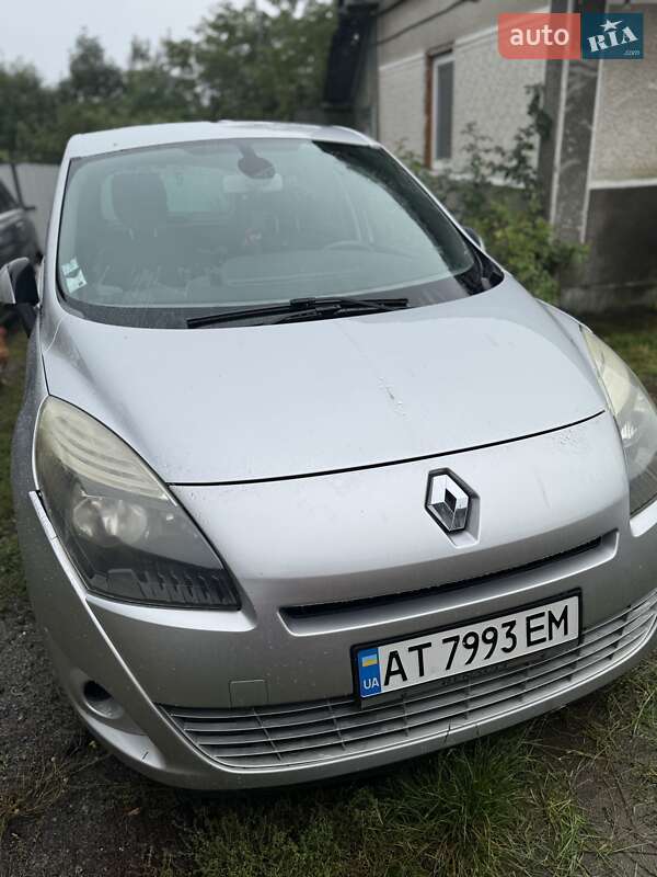 Минивэн Renault Megane Scenic 2011 в Ивано-Франковске фото Минивэн Renault Megane Scenic 2011 в Ивано-Франковске