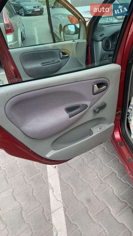 Минивэн Renault Megane Scenic 2002 в Першотравенске фото 4 Минивэн Renault Megane Scenic 2002 в Першотравенске