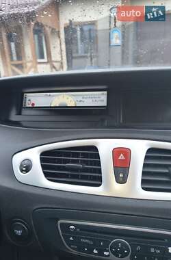 Минивэн Renault Megane Scenic 2010 в 