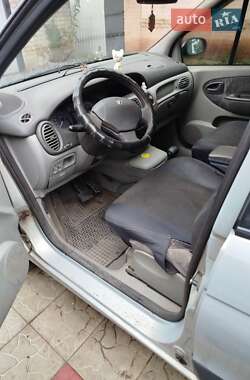 Минивэн Renault Megane Scenic 2001 в 