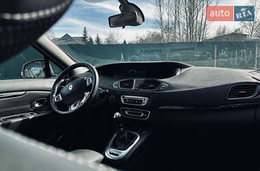 Минивэн Renault Megane Scenic 2012 в 