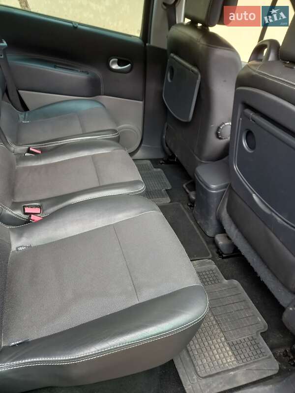 Минивэн Renault Megane Scenic 2008 в Клесовом