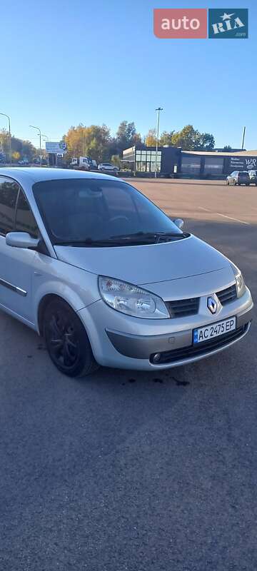 Минивэн Renault Megane Scenic 2004 в  фото Минивэн Renault Megane Scenic 2004 в