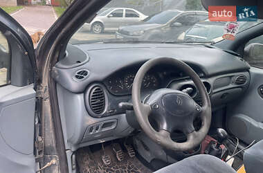 Минивэн Renault Megane Scenic 1998 в 