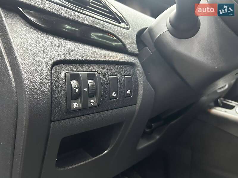 Мінівен Renault Megane Scenic 2012 в Чернівцях фото 9 Мінівен Renault Megane Scenic 2012 в Чернівцях