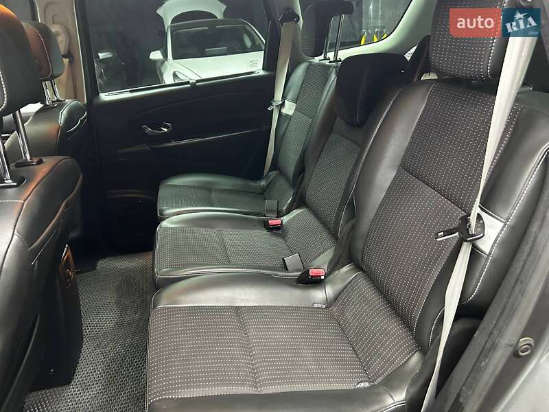 Мінівен Renault Megane Scenic 2012 в Чернівцях фото 17 Мінівен Renault Megane Scenic 2012 в Чернівцях