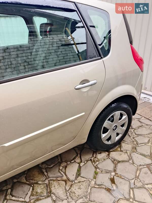 Минивэн Renault Megane Scenic 2009 в Коростене