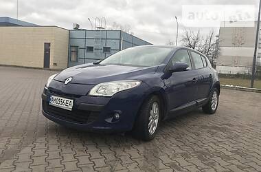 Хетчбек Renault Megane 2011 в 