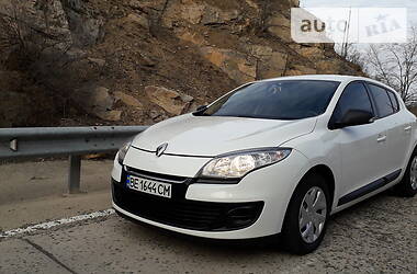 Хэтчбек Renault Megane 2013 в 