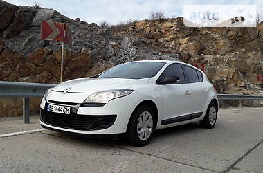 Хэтчбек Renault Megane 2013 в 