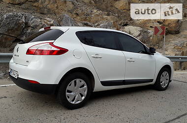 Хэтчбек Renault Megane 2013 в 